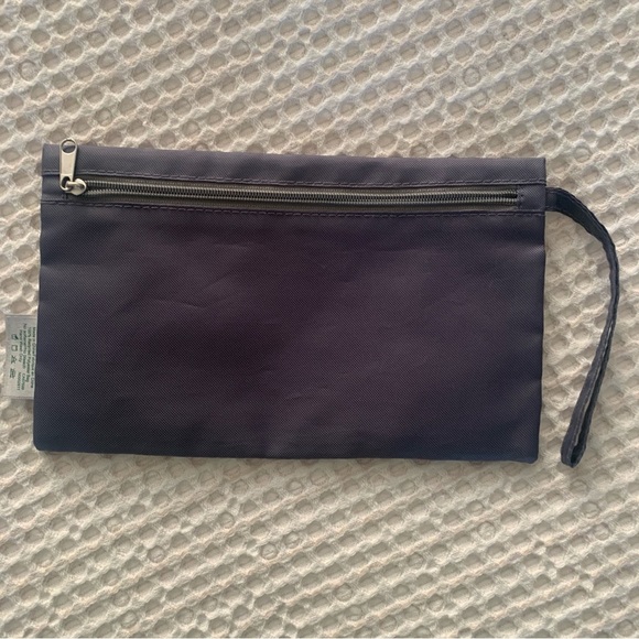 Norwex Grab-n-Go Wristlet travel pouch, grey - Picture 2 of 3